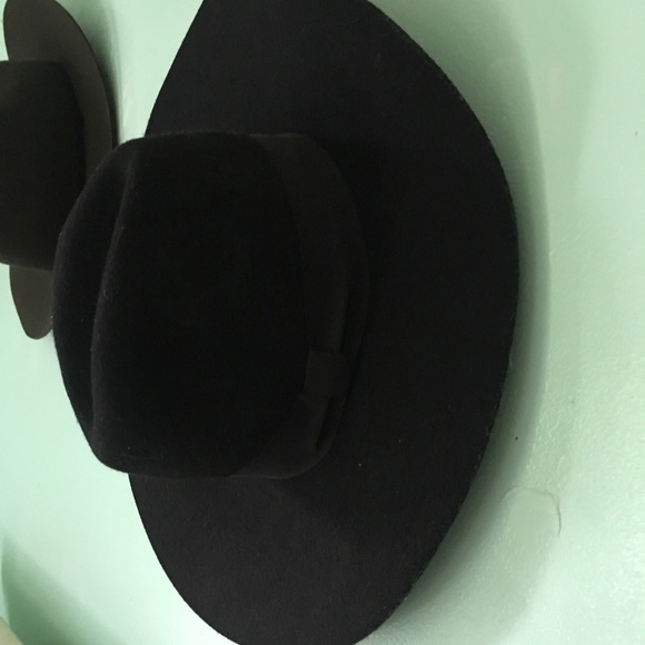 Forever 21 Accessories - Black Floppy hat from Forever 21 Forever 21 Accessories - Black Floppy hat from Forever 21